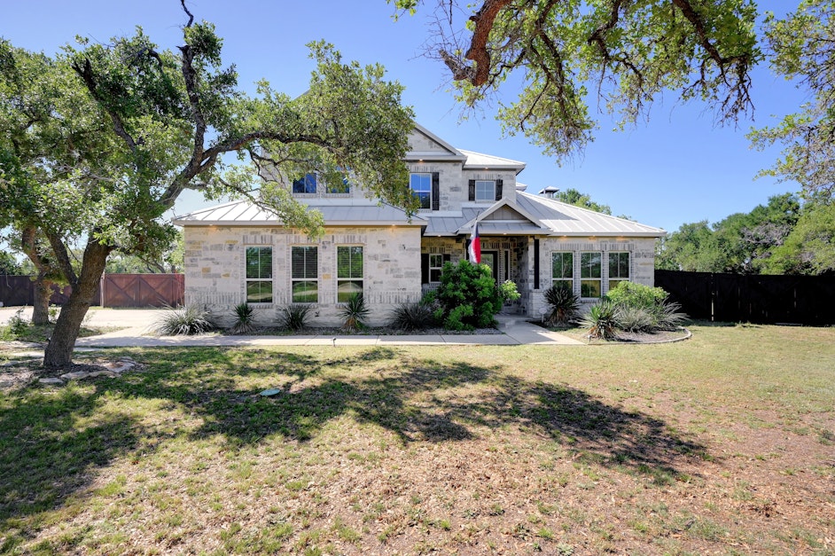 522 Rayner Ranch Boulevard, Spring Branch, TX 78070, Presented by Robby